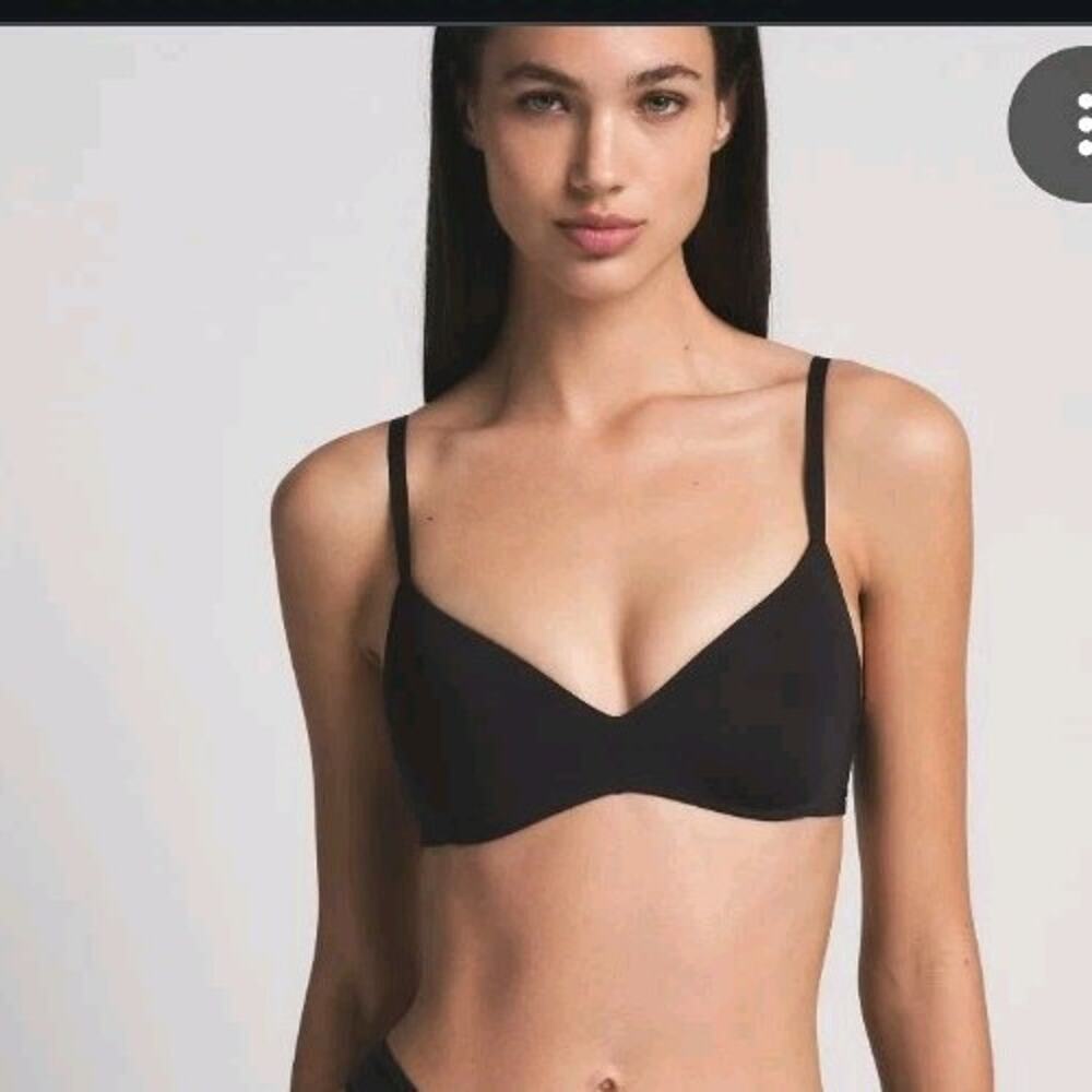NWT Skims Wireless Form Push-Up Plunge Onyx Bra 38D